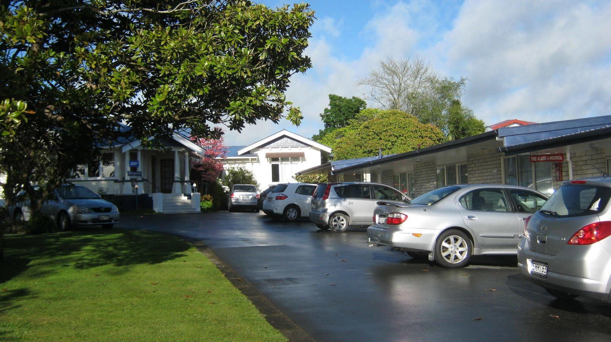 Broadway Lodge Motel Stratford Exterior foto